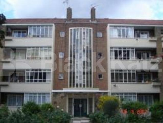 			LET!, 2 Bedroom, 1 bath, 1 reception Flat			 Park Road, CROUCH END N8